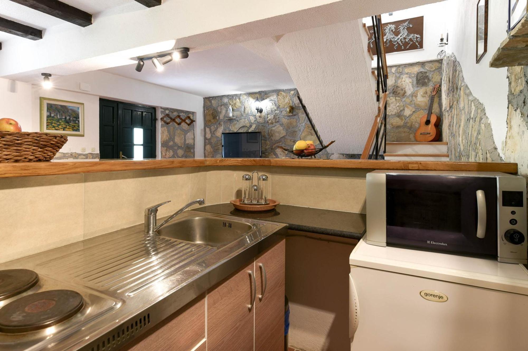 Villa Danica On The Hills, Seaview โปดสตรานา ภายนอก รูปภาพ